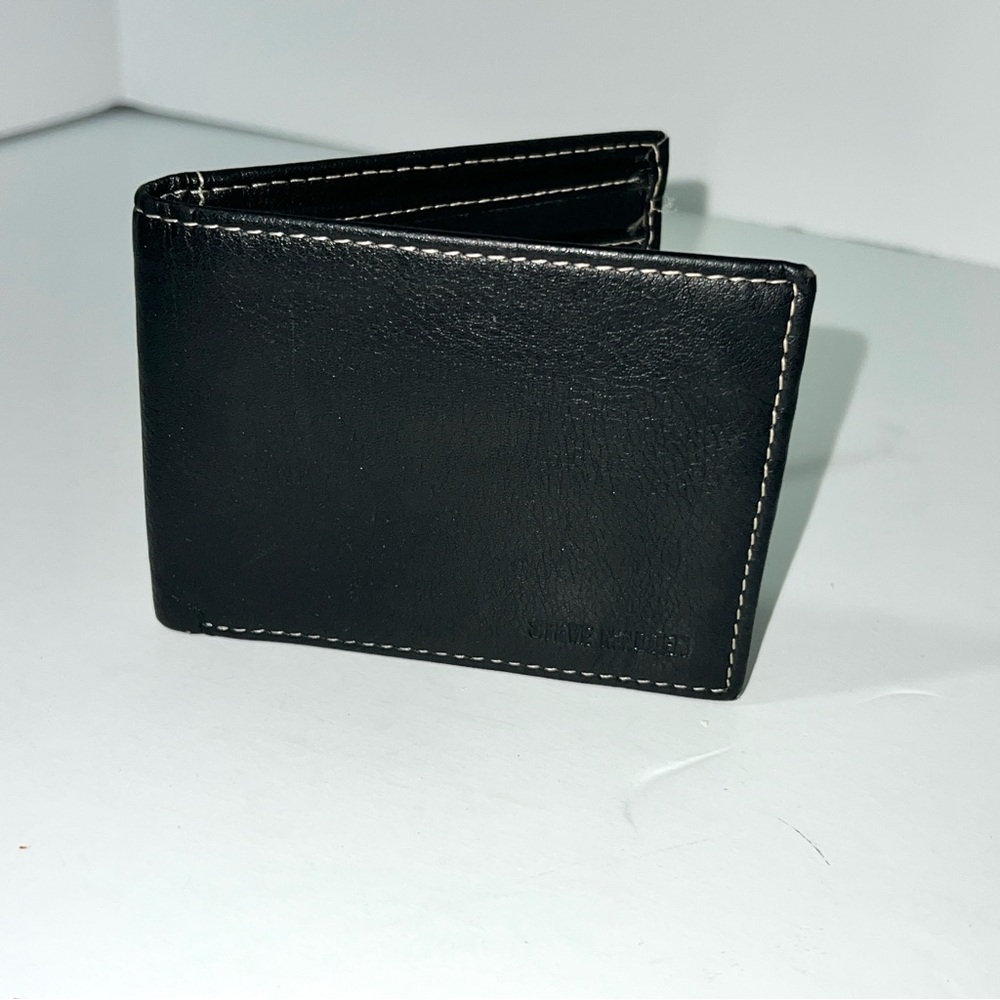 Steve Madden Minimal Black Leather Bi-Fold Mans Wallet
